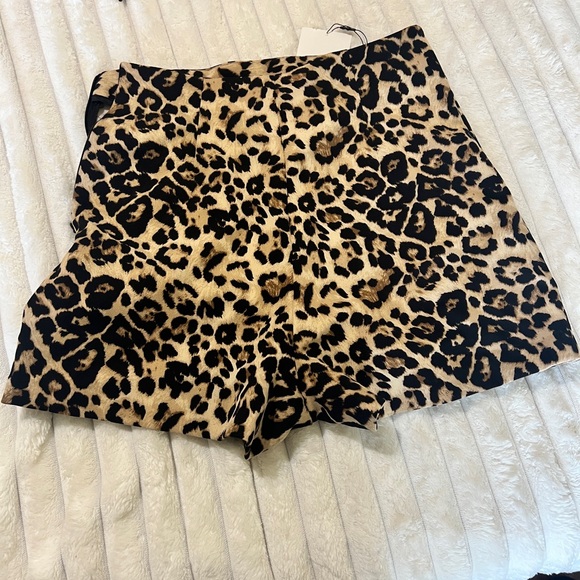 Zara High Waist Leopard Print SKorts - Picture 1 of 4